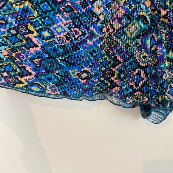 Vici | Colorful Patterned Tie Waisted Pleated Shorts Size Medium NWT - Picture 4 of 8